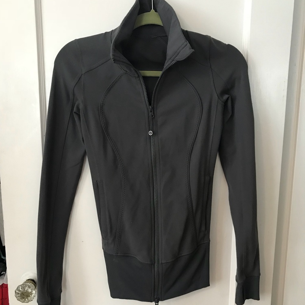 Lululemon jacket size 4